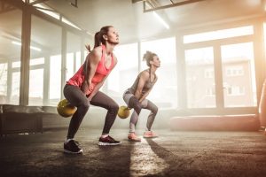 swing-con-kettlebell-como-parte-de-tu-entrenamiento-funcional